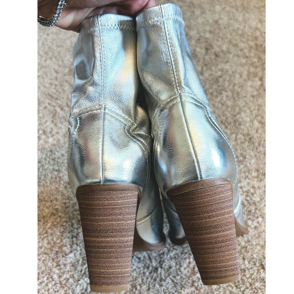 MIA Silver Metallic Pointed Toe Ankle Boots Western Block Heel Size 7.5